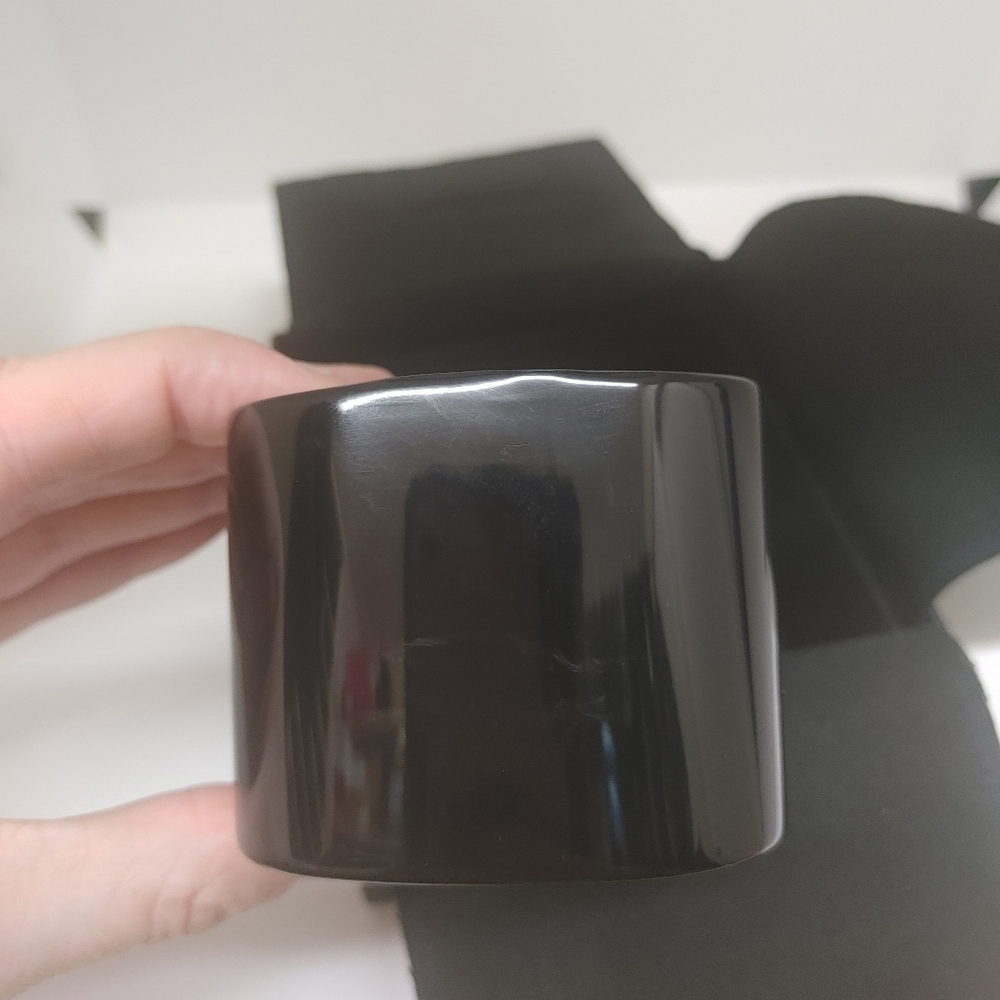 Chanel black lucite pearl bracelet - Picture 6 of 11
